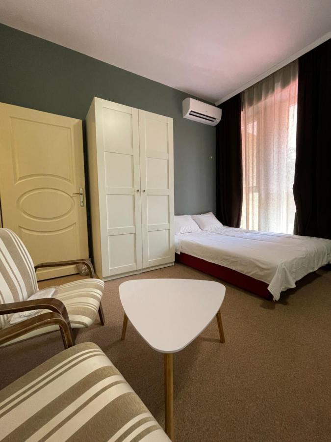 Family Hotel Garden Kurdzhali Ngoại thất bức ảnh