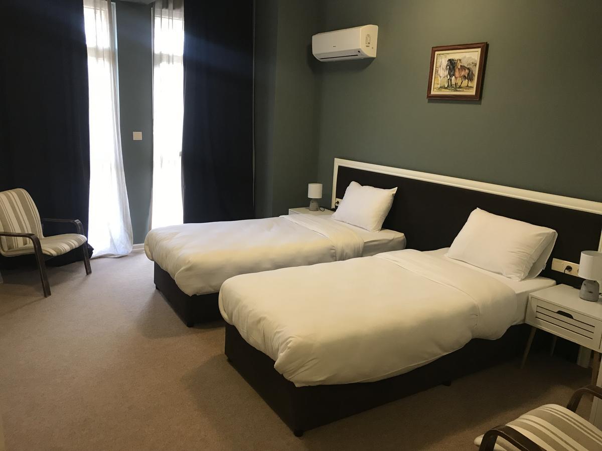 Family Hotel Garden Kurdzhali Ngoại thất bức ảnh