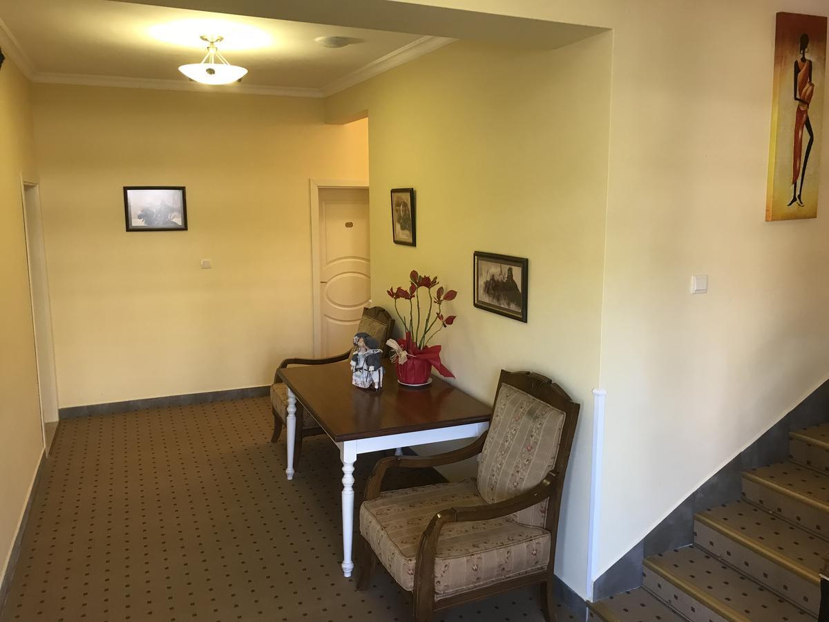 Family Hotel Garden Kurdzhali Ngoại thất bức ảnh